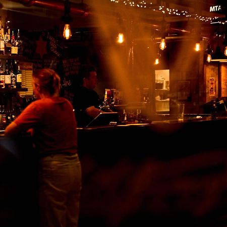 Beer Deluxe Albury Hotel Екстериор снимка